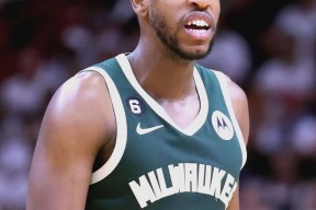 爱游戏体育-雄鹿主帅调整战术，扭转连败局面