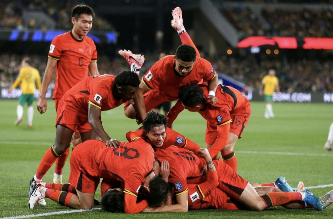 爱游戏官网-亚洲足坛赛事频繁,球队拼尽全力冲刺(亚洲地区足球比赛) 第1张 爱游戏官网-亚洲足坛赛事频繁,球队拼尽全力冲刺(亚洲地区足球比赛) 第1张