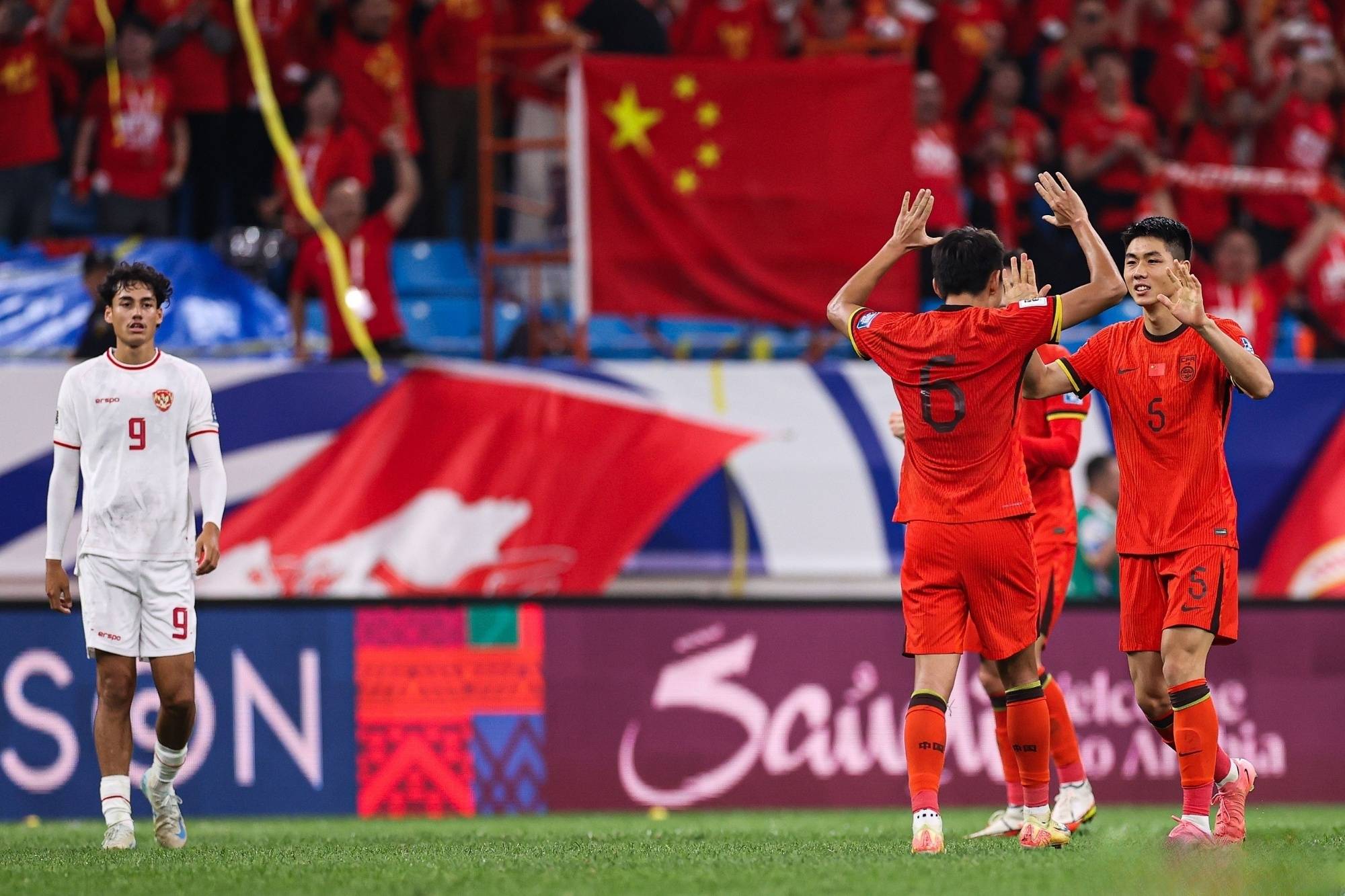 爱游戏官网-亚洲足坛赛事频繁,球队拼尽全力冲刺(亚洲地区足球比赛) 第2张 爱游戏官网-亚洲足坛赛事频繁,球队拼尽全力冲刺(亚洲地区足球比赛) 第2张